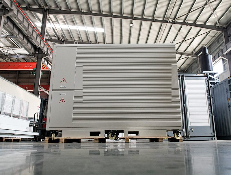 负载箱测试现场 / load bank in the test hall